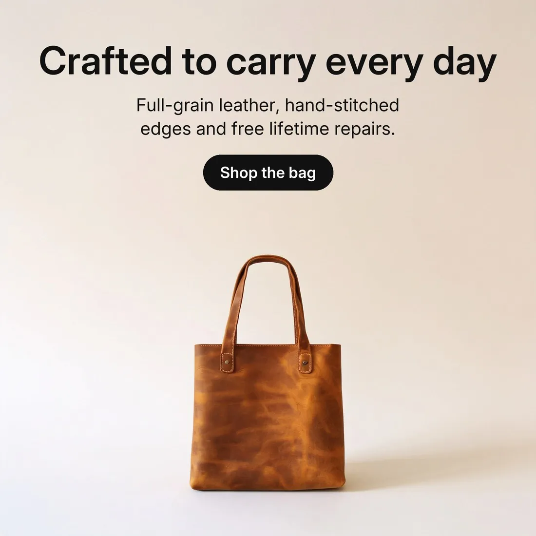 Kvadratisk annonse: skinnvesken under overskriften «Crafted to carry every day» og en knapp med teksten «Shop the bag»